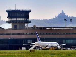 Scopri di più sull'articolo Aeroporto di Bologna: più voli e un nuovo parcheggio
